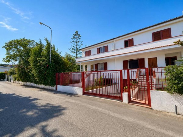 casa indipendente in vendita a Montauro in zona Calalunga/Pietragrande