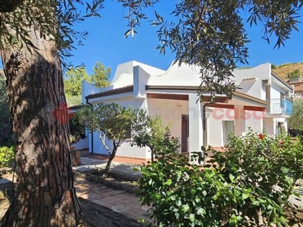 casa indipendente in vendita a Montauro in zona Calalunga/Pietragrande