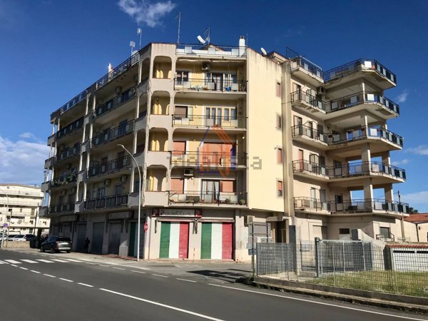 appartamento in vendita a Montepaone in zona Montepaone Lido