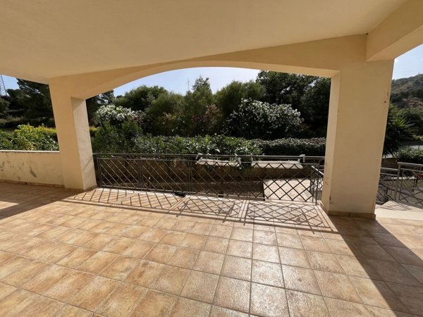 casa indipendente in vendita a Montepaone in zona Montepaone Lido
