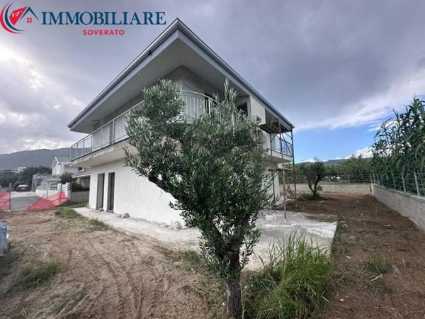 casa indipendente in vendita a Montepaone in zona Montepaone Lido