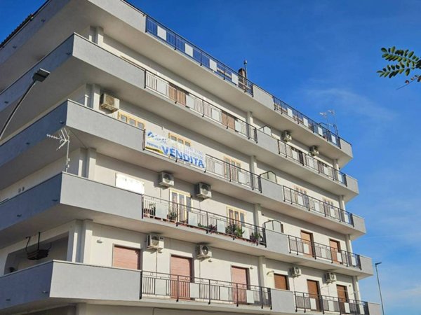 appartamento in vendita a Montepaone in zona Montepaone Lido