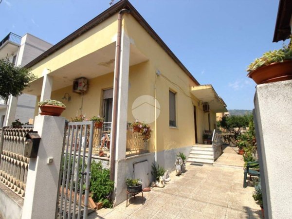 appartamento in vendita a Montepaone in zona Montepaone Lido