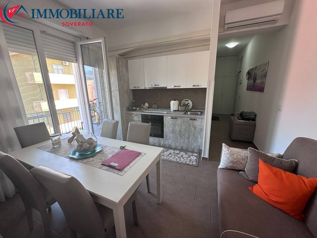appartamento in vendita a Montepaone in zona Montepaone Lido