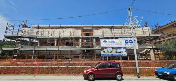 appartamento in vendita a Montepaone in zona Montepaone Lido