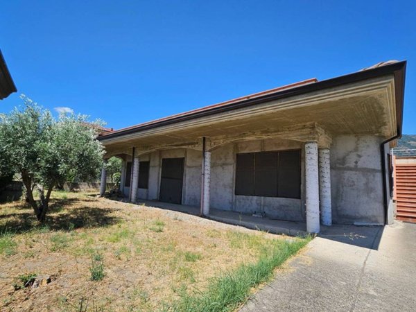 casa indipendente in vendita a Montepaone in zona Paparo