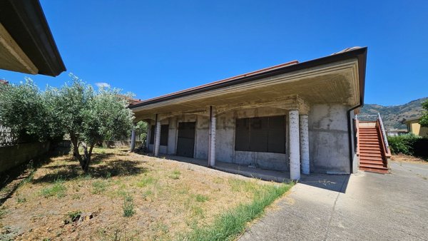 casa indipendente in vendita a Montepaone