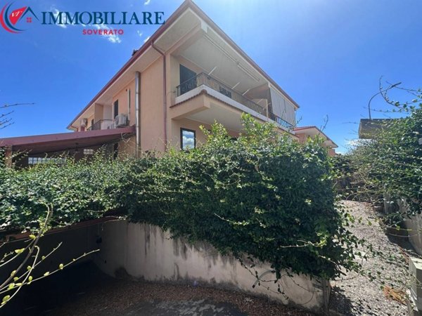 casa indipendente in vendita a Montepaone in zona Montepaone Lido