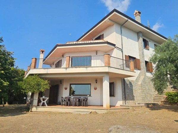 casa indipendente in vendita a Montepaone in zona Frabotto Mannesì