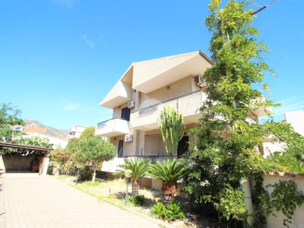 casa indipendente in vendita a Montepaone in zona Montepaone Lido