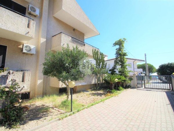 casa indipendente in vendita a Montepaone in zona Montepaone Lido