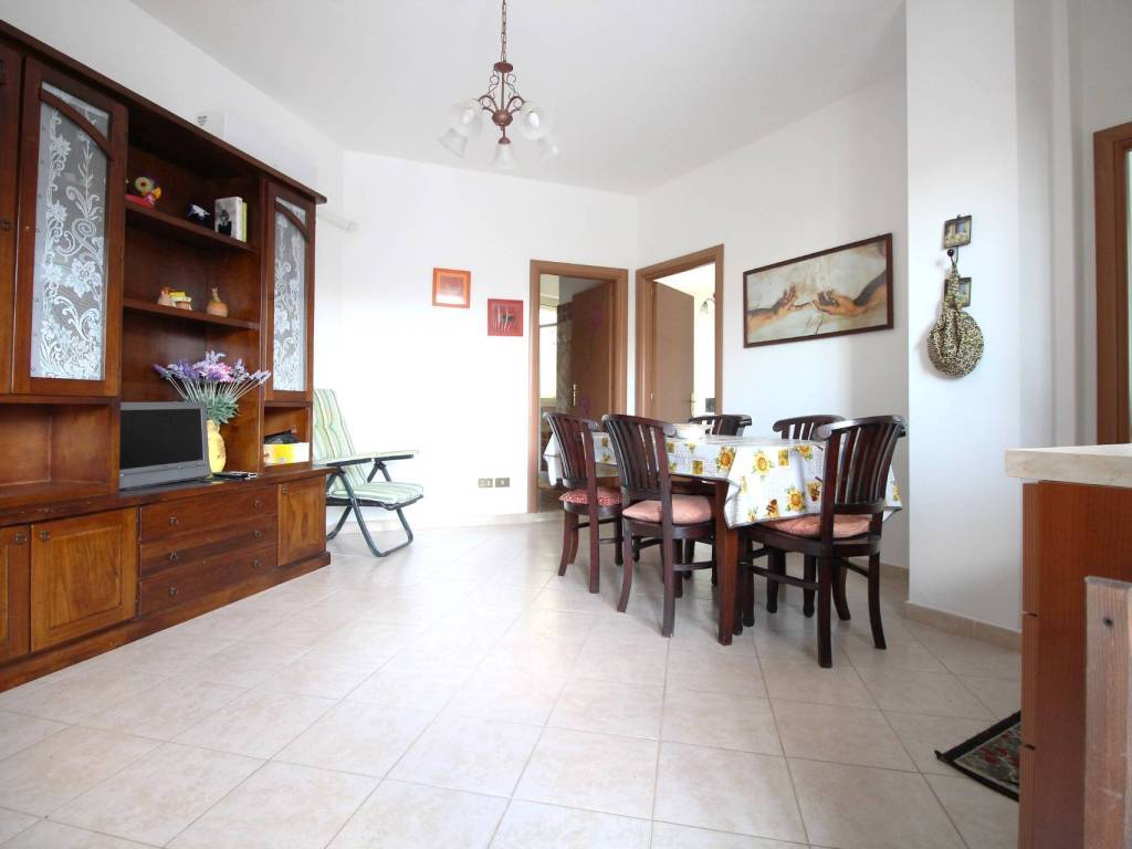 appartamento in vendita a Montepaone in zona Montepaone Lido