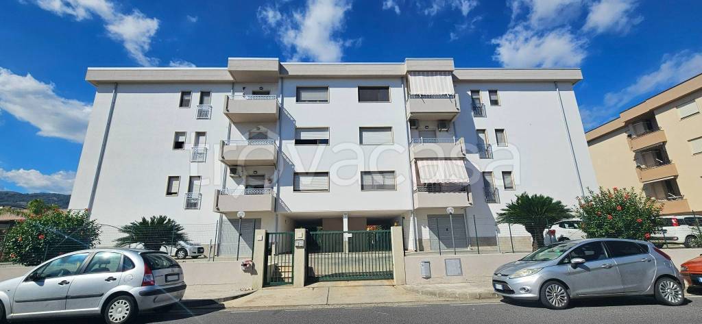 appartamento in vendita a Montepaone in zona Montepaone Lido