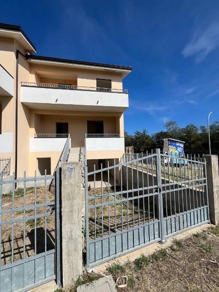 casa indipendente in vendita a Montepaone