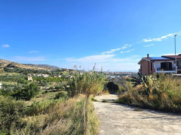 terreno agricolo in vendita a Montepaone in zona Montepaone Lido