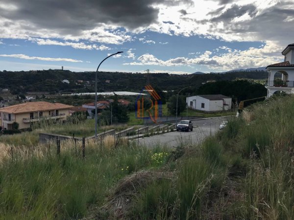 terreno edificabile in vendita a Montepaone in zona Montepaone Lido