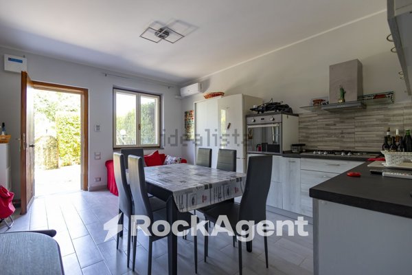 appartamento in vendita a Montepaone in zona Montepaone Lido