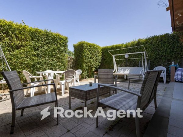 appartamento in vendita a Montepaone in zona Montepaone Lido