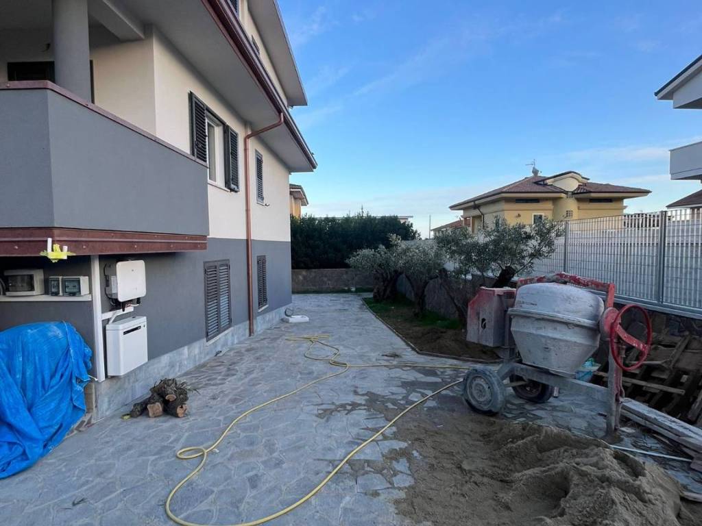 casa indipendente in vendita a Montepaone in zona Montepaone Lido