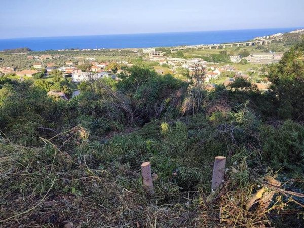 terreno edificabile in vendita a Montepaone in zona Montepaone Lido