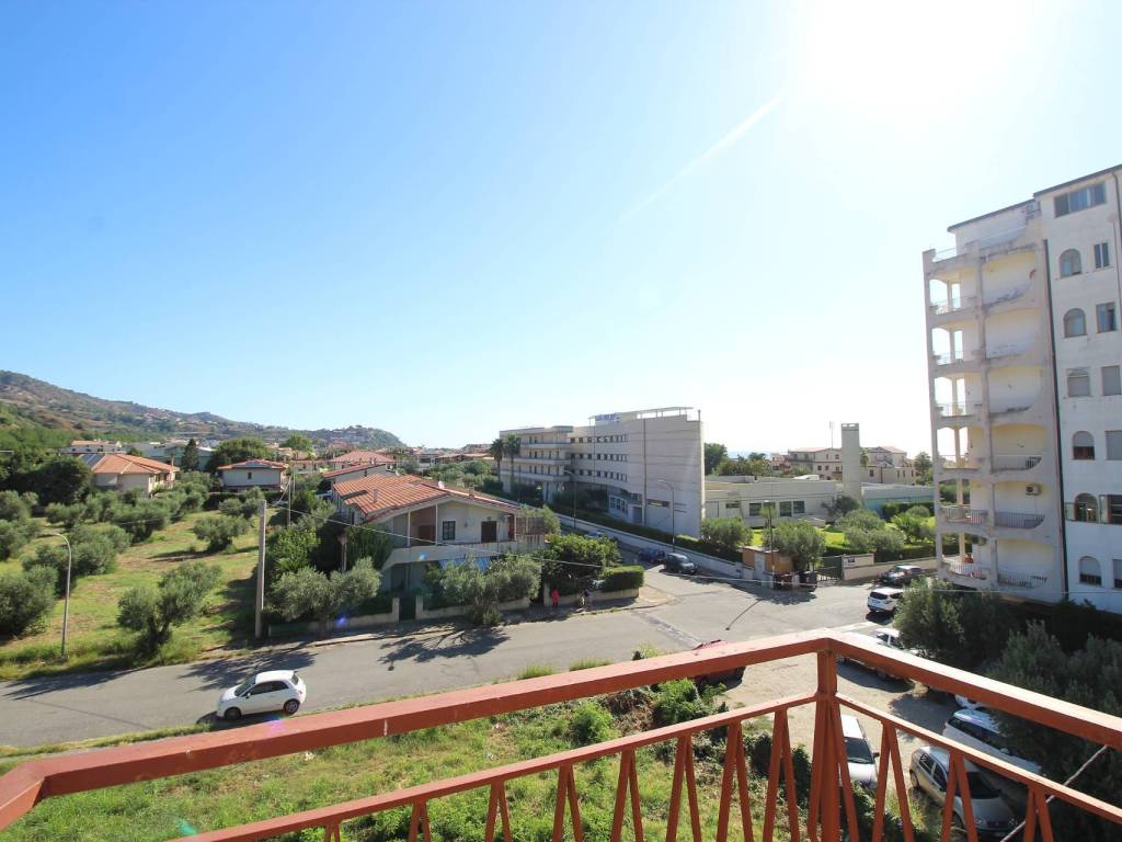 appartamento in vendita a Montepaone in zona Montepaone Lido