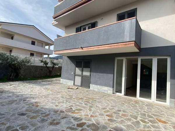 casa indipendente in vendita a Montepaone in zona Montepaone Lido