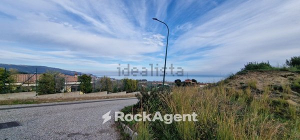 casa indipendente in vendita a Montepaone