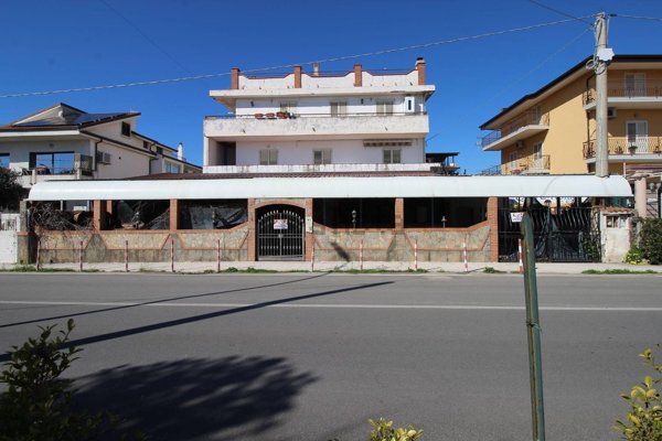 locale commerciale in vendita a Montepaone