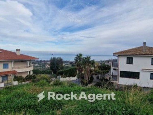 terreno edificabile in vendita a Montepaone