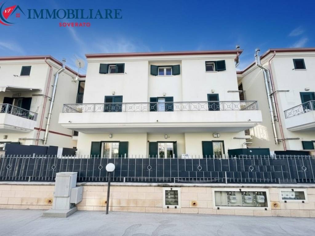 appartamento in vendita a Montepaone in zona Montepaone Lido