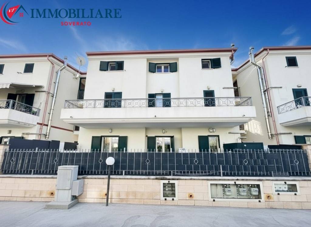 appartamento in vendita a Montepaone in zona Montepaone Lido