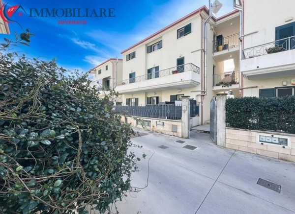 appartamento in vendita a Montepaone in zona Montepaone Lido