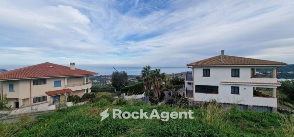 casa indipendente in vendita a Montepaone