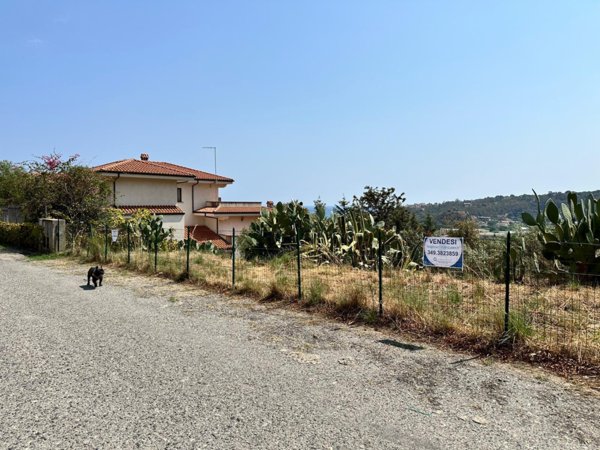 terreno in vendita a Montepaone in zona Montepaone Lido