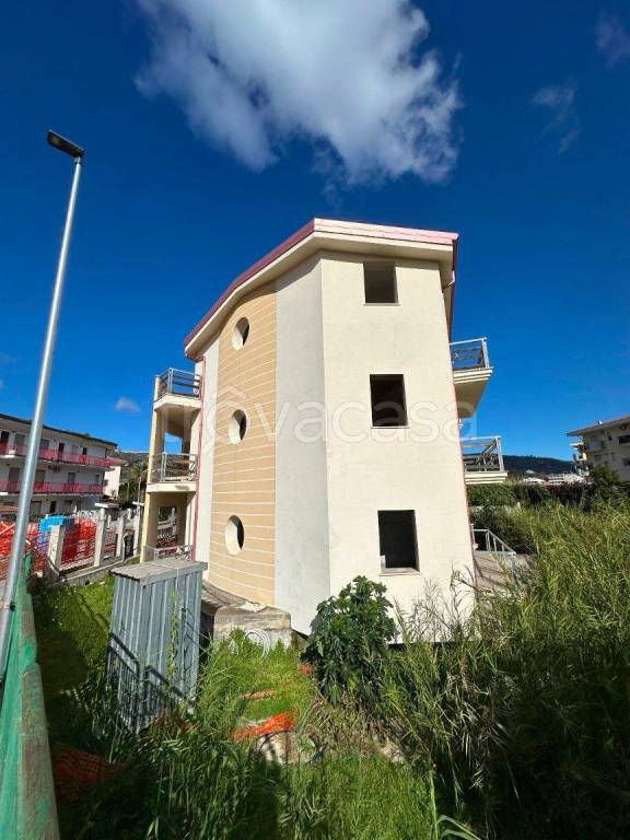 appartamento in vendita a Montepaone in zona Montepaone Lido