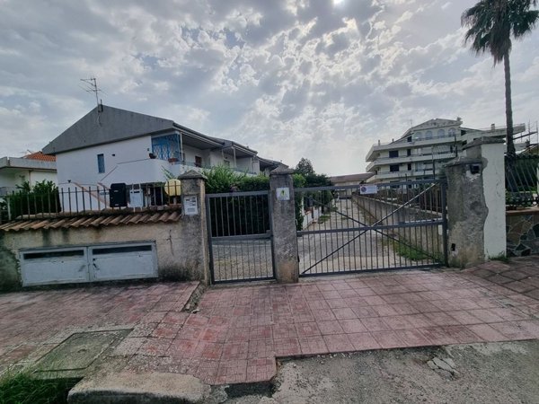 appartamento in vendita a Montepaone in zona Montepaone Lido