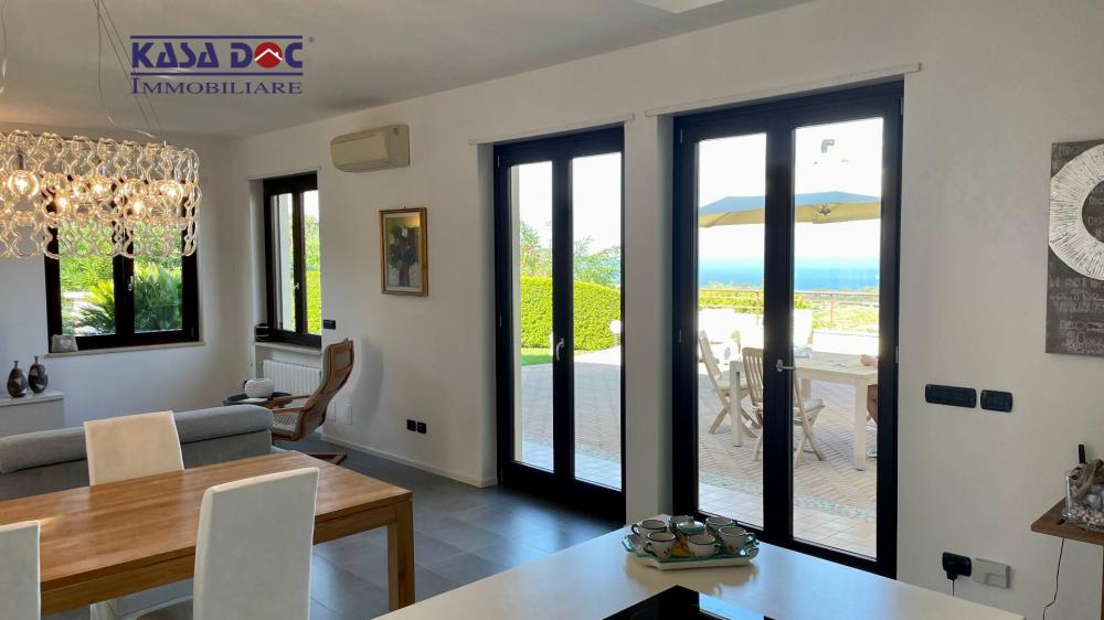 casa indipendente in vendita a Montepaone