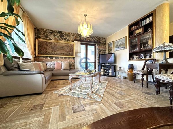 casa indipendente in vendita a Montepaone in zona Montepaone Lido
