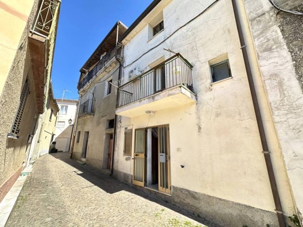 casa indipendente in vendita a Montepaone