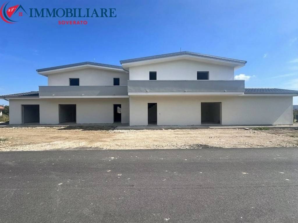 casa indipendente in vendita a Montepaone in zona Paparo