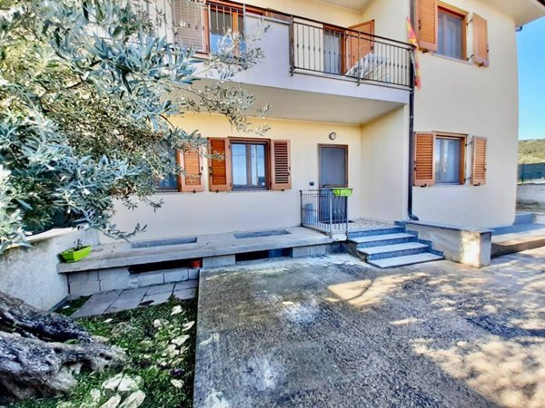 casa indipendente in vendita a Montepaone in zona Frabotto Mannesì