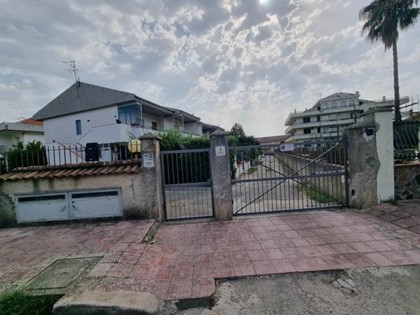 appartamento in vendita a Montepaone in zona Montepaone Lido