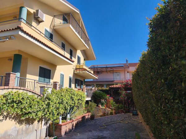 casa indipendente in vendita a Montepaone in zona Montepaone Lido