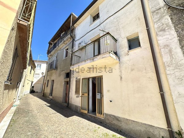 casa indipendente in vendita a Montepaone in zona Paparo