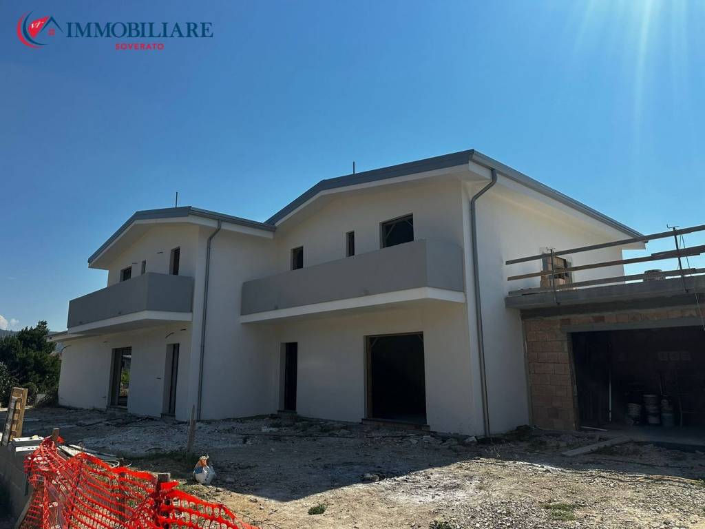 casa indipendente in vendita a Montepaone in zona Paparo