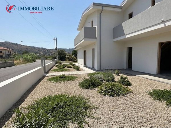casa indipendente in vendita a Montepaone in zona Paparo