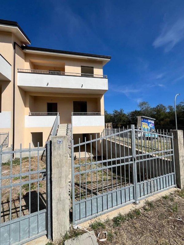 casa indipendente in vendita a Montepaone