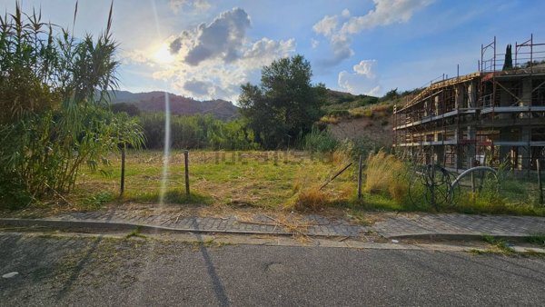 terreno edificabile in vendita a Montepaone in zona Frabotto Mannesì