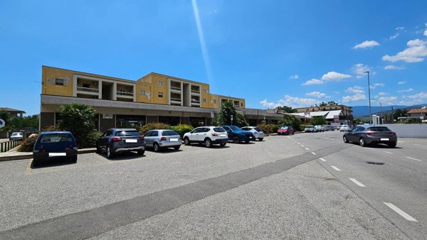 appartamento in vendita a Montepaone in zona Montepaone Lido