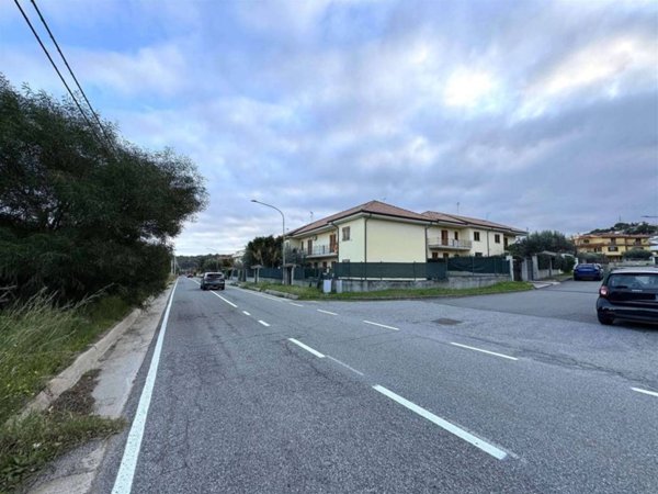 casa indipendente in vendita a Montepaone in zona Frabotto Mannesì